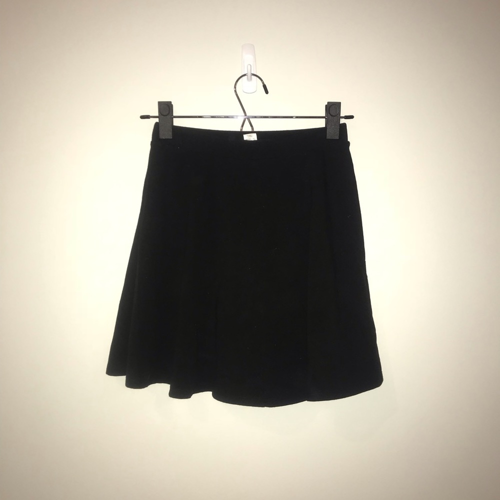 Black skater skirt